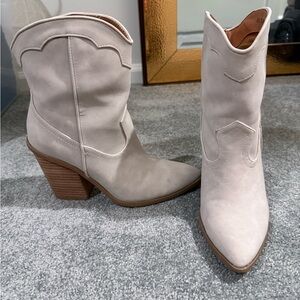 DV by Dolce Vita Cream Western Cowboy Cowgirl Boots